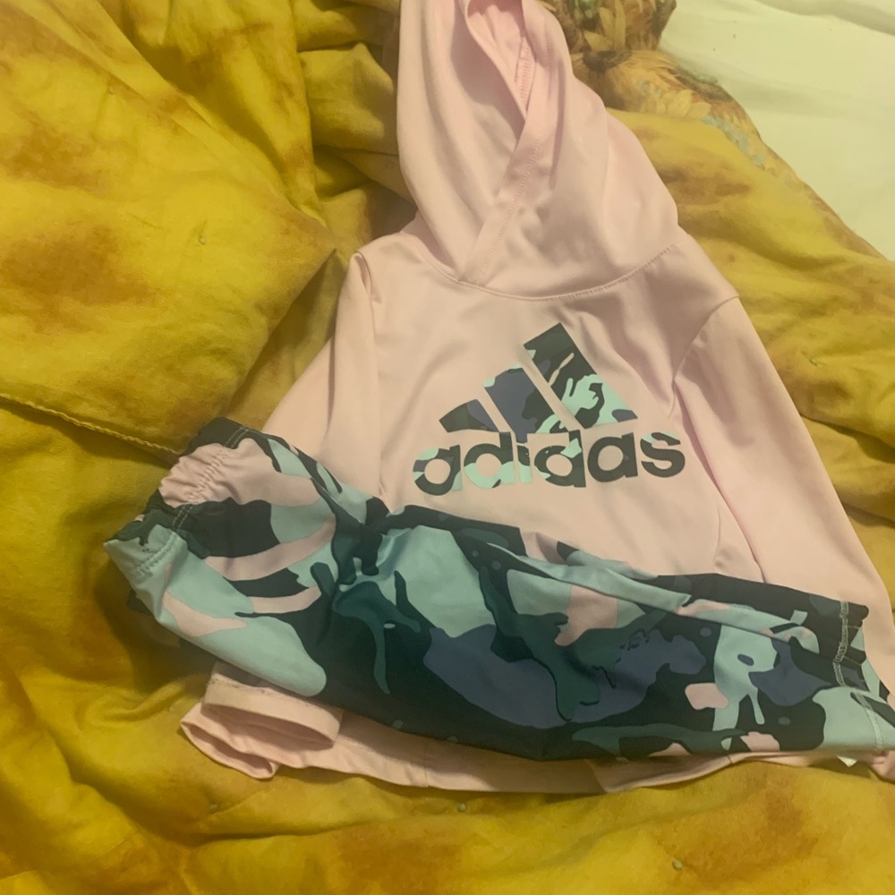 Two peice adidas outfit